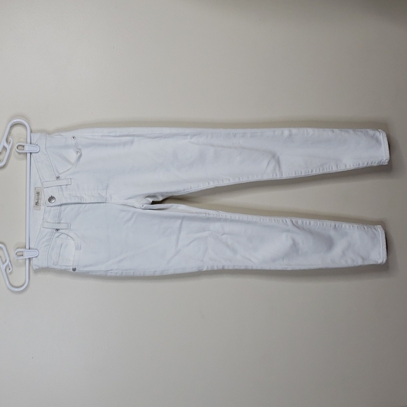 Madewell Denim - Madewell White 9" skinny jeans